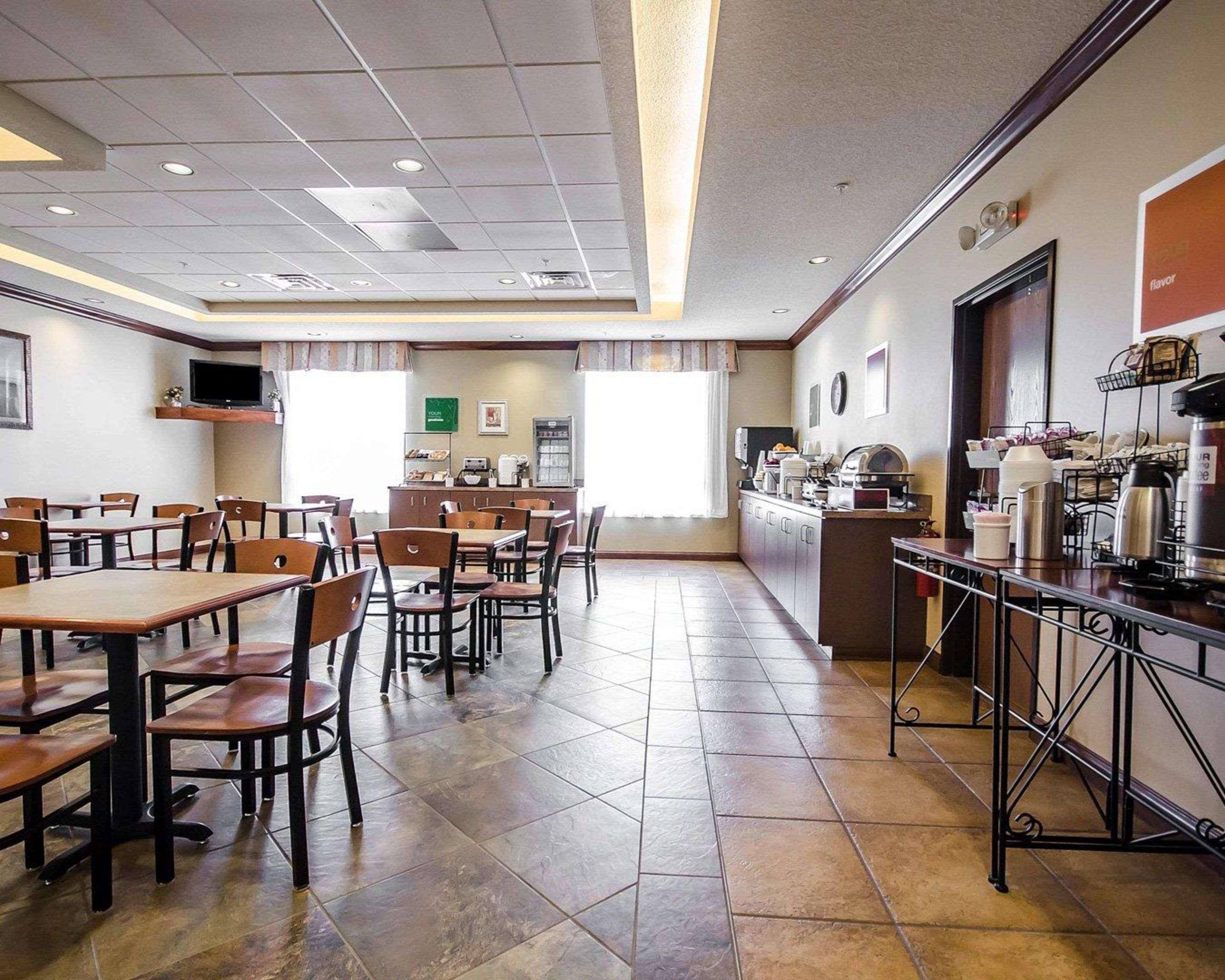 Quality Inn & Suites Rockport-Owensboro North Gold Award Winner Exterior photo
