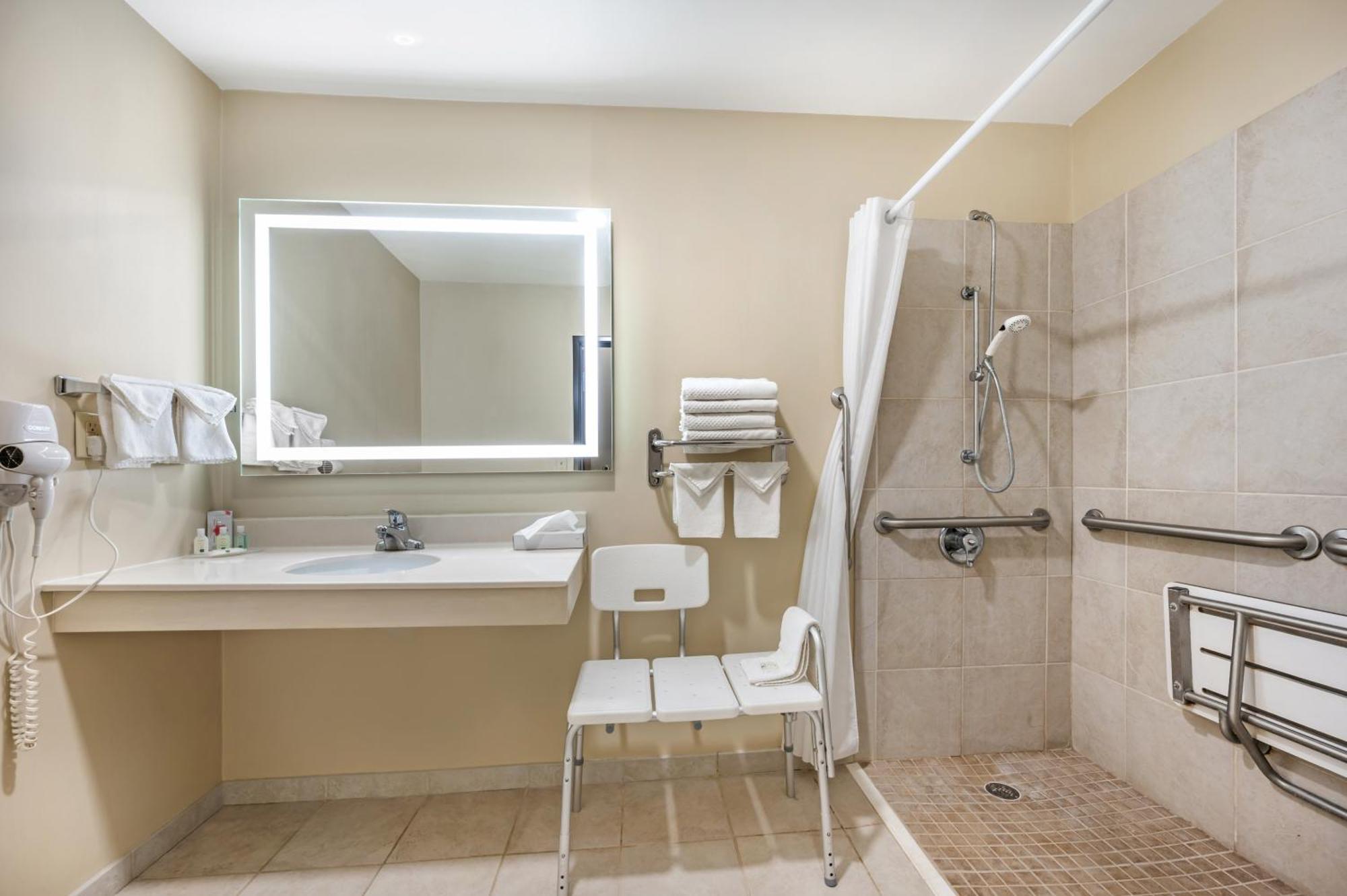 Quality Inn & Suites Rockport-Owensboro North Gold Award Winner Exterior photo